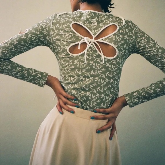 Vintage Floral Cut Out Long Sleeve Shirt - Picture 2 of 14